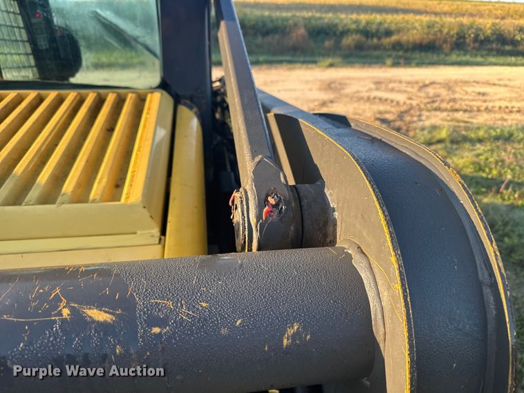 image for item ER2464 2008 New Holland L185 skid steer loader