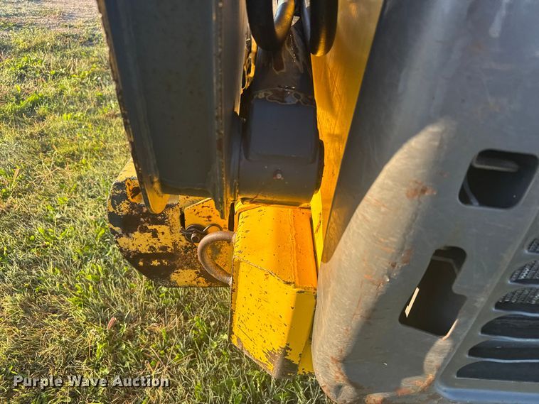 image for item ER2464 2008 New Holland L185 skid steer loader