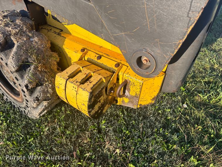 image for item ER2464 2008 New Holland L185 skid steer loader