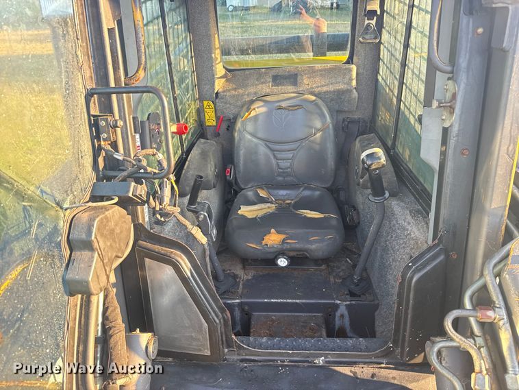 image for item ER2464 2008 New Holland L185 skid steer loader