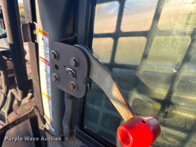 image for item ER2464 2008 New Holland L185 skid steer loader