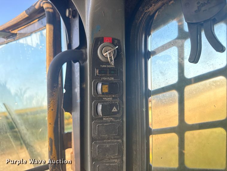 image for item ER2464 2008 New Holland L185 skid steer loader
