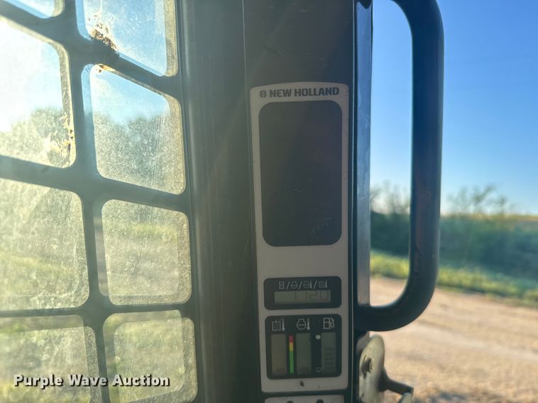 image for item ER2464 2008 New Holland L185 skid steer loader