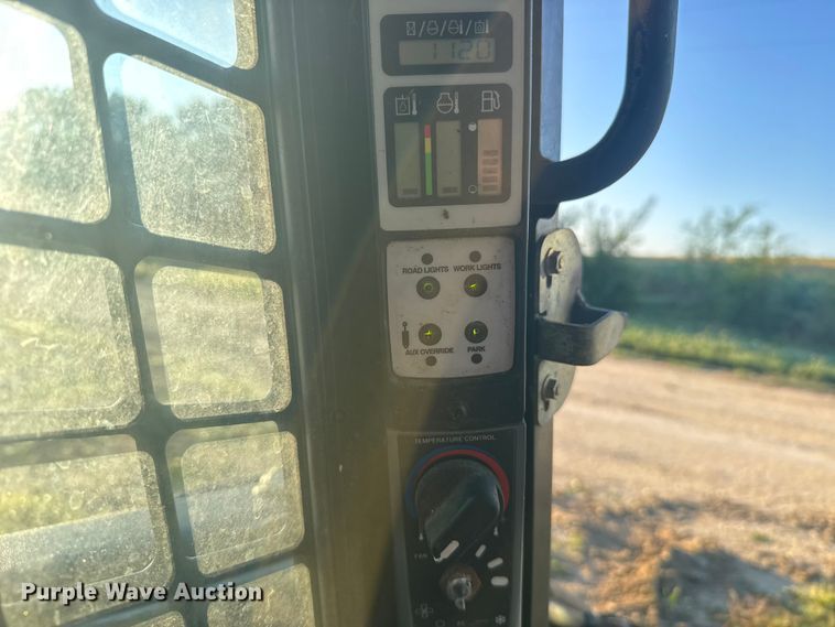 image for item ER2464 2008 New Holland L185 skid steer loader