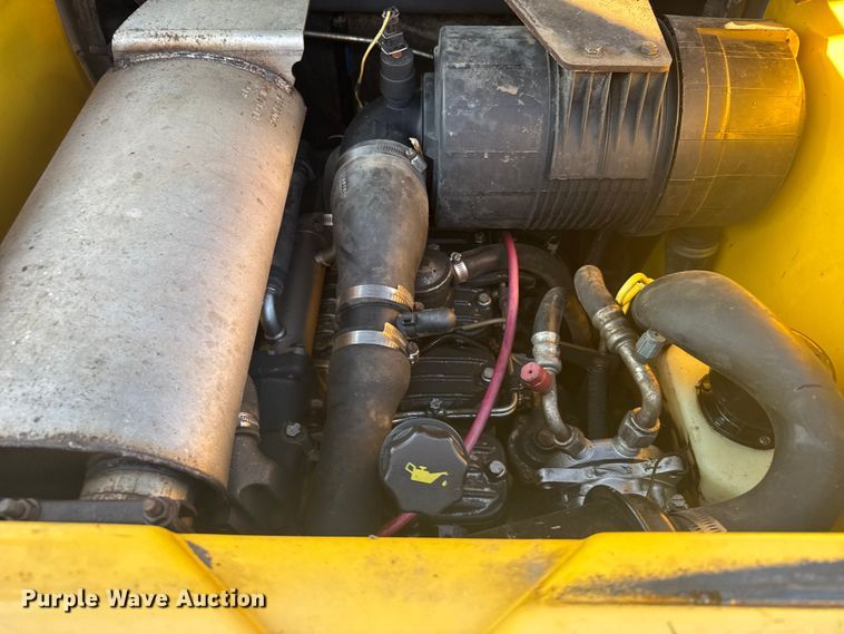 image for item ER2464 2008 New Holland L185 skid steer loader