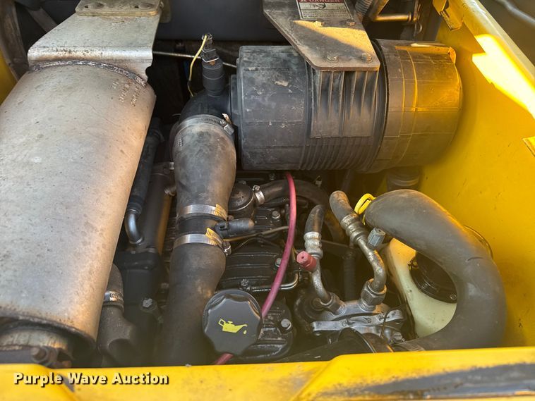 image for item ER2464 2008 New Holland L185 skid steer loader