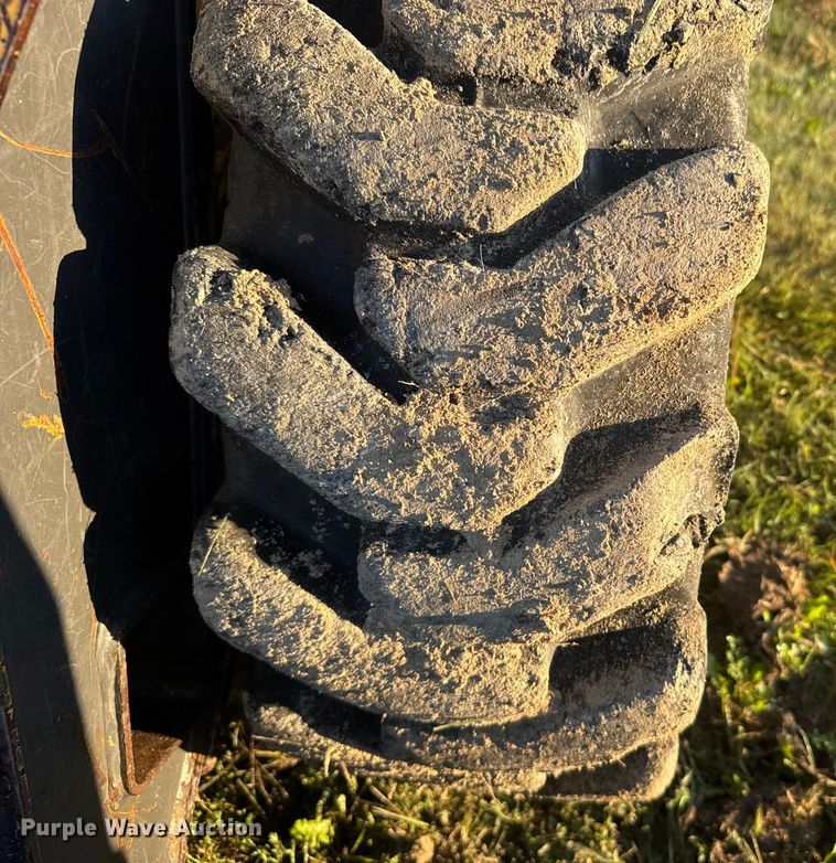 image for item ER2464 2008 New Holland L185 skid steer loader