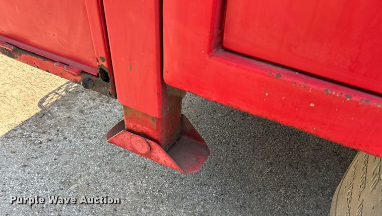 image for item ET3192 2000 Ford F650 Super Duty XL  utility / service truck