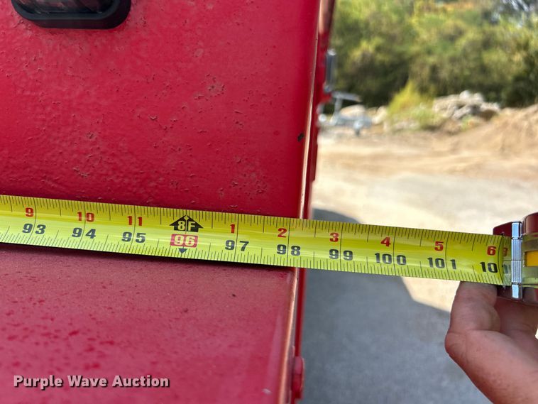 image for item ET3192 2000 Ford F650 Super Duty XL  utility / service truck