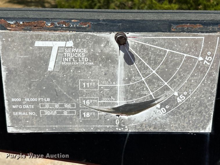 image for item ET3192 2000 Ford F650 Super Duty XL  utility / service truck