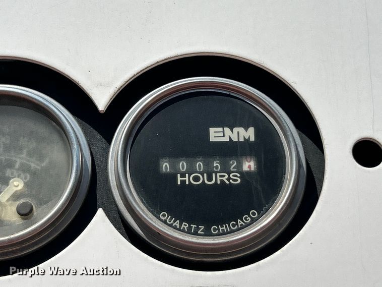 image for item ET3192 2000 Ford F650 Super Duty XL  utility / service truck