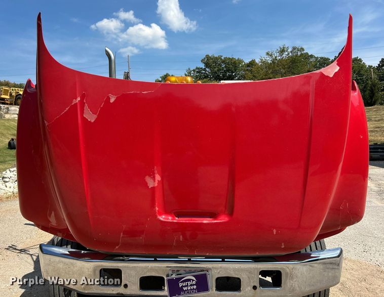 image for item ET3192 2000 Ford F650 Super Duty XL  utility / service truck