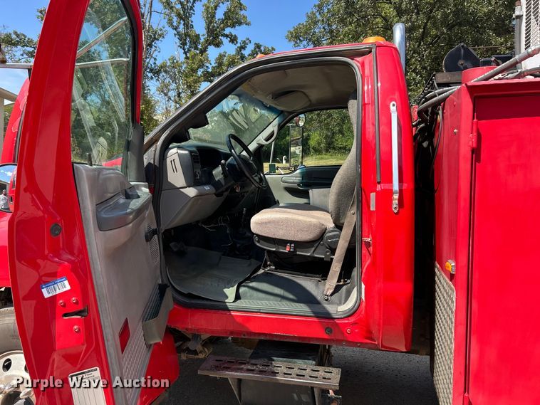 image for item ET3192 2000 Ford F650 Super Duty XL  utility / service truck