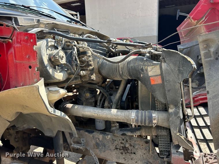 image for item ET3192 2000 Ford F650 Super Duty XL  utility / service truck