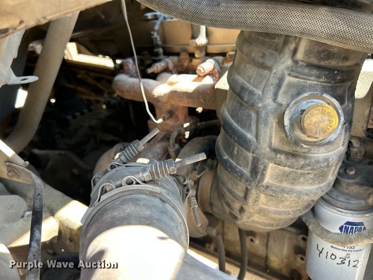 image for item ET3192 2000 Ford F650 Super Duty XL  utility / service truck