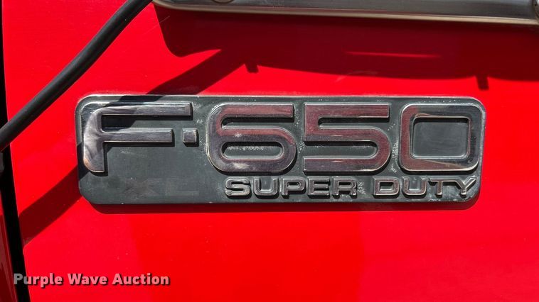 image for item ET3192 2000 Ford F650 Super Duty XL  utility / service truck