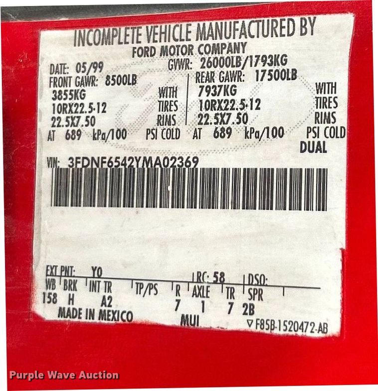 image for item ET3192 2000 Ford F650 Super Duty XL  utility / service truck