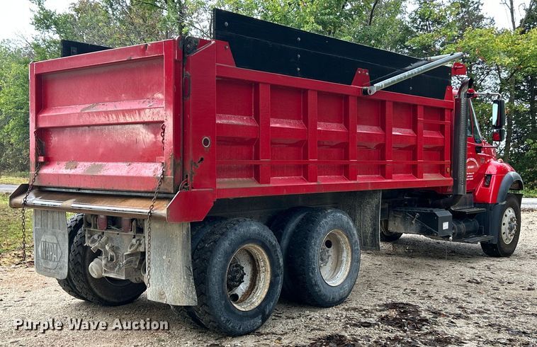 image for item ET3202 2007 International 7500 dump truck