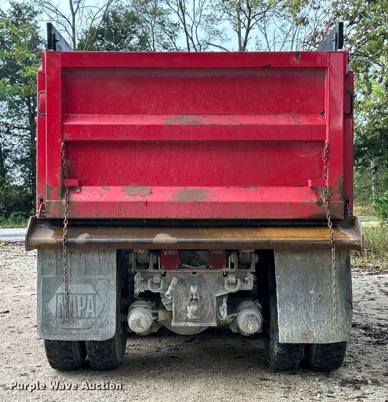 image for item ET3202 2007 International 7500 dump truck