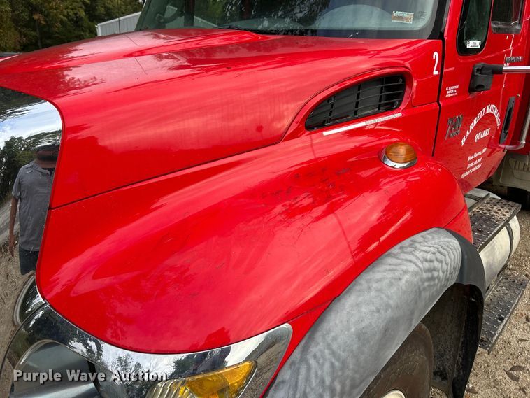 image for item ET3202 2007 International 7500 dump truck