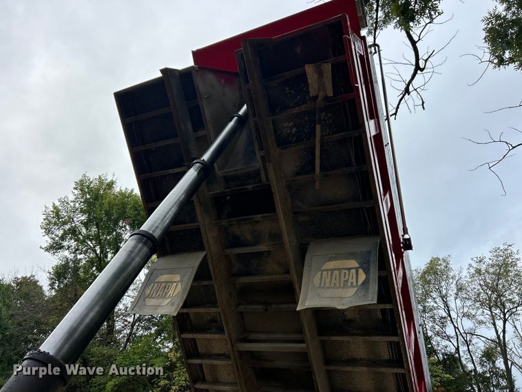 image for item ET3202 2007 International 7500 dump truck