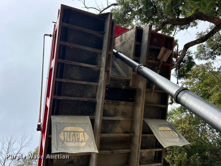 image for item ET3202 2007 International 7500 dump truck