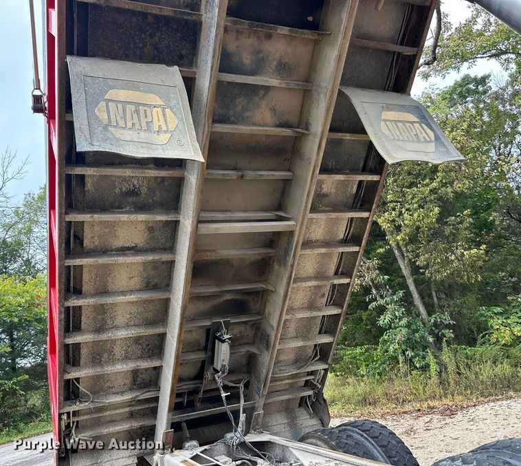 image for item ET3202 2007 International 7500 dump truck