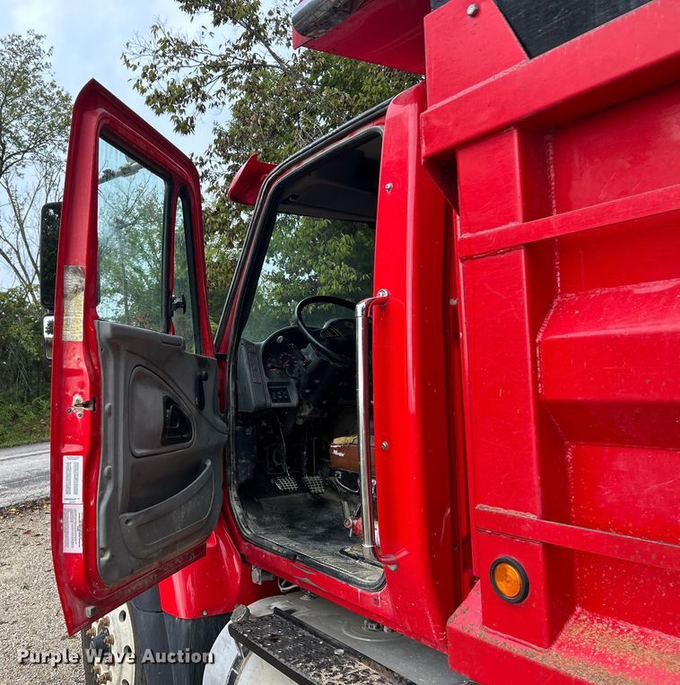 image for item ET3202 2007 International 7500 dump truck