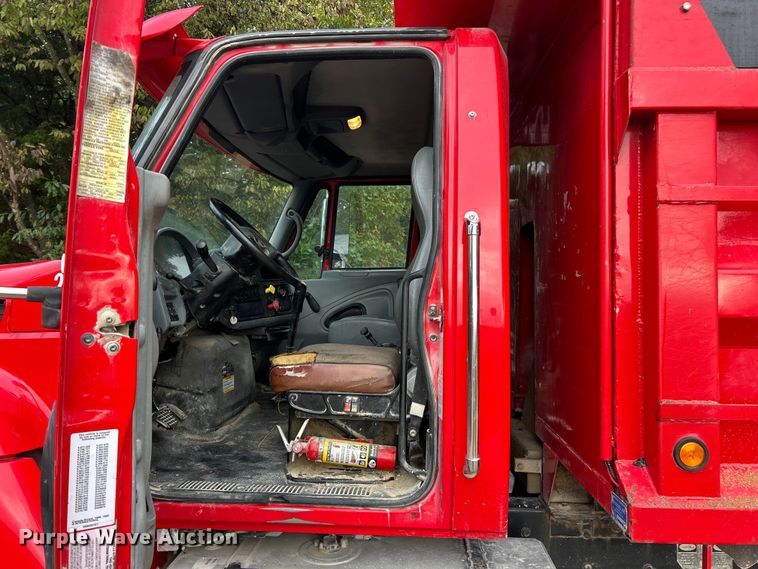 image for item ET3202 2007 International 7500 dump truck