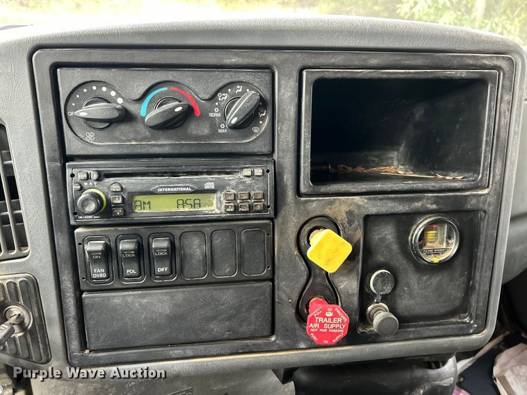 image for item ET3202 2007 International 7500 dump truck