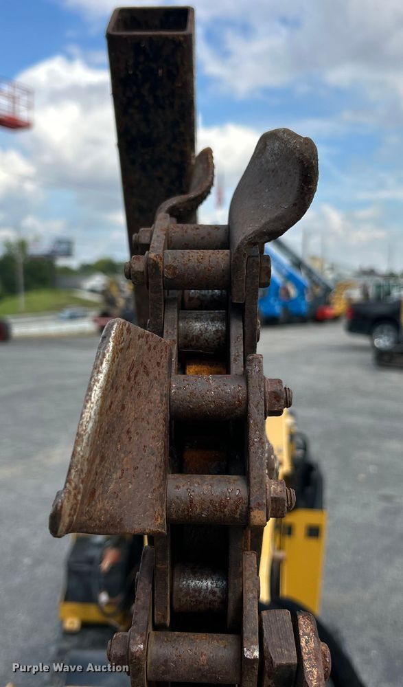 image for item ET3204 2022 Vermeer RTX250 trencher