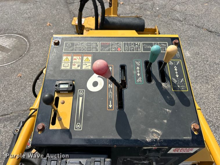 image for item ET3204 2022 Vermeer RTX250 trencher