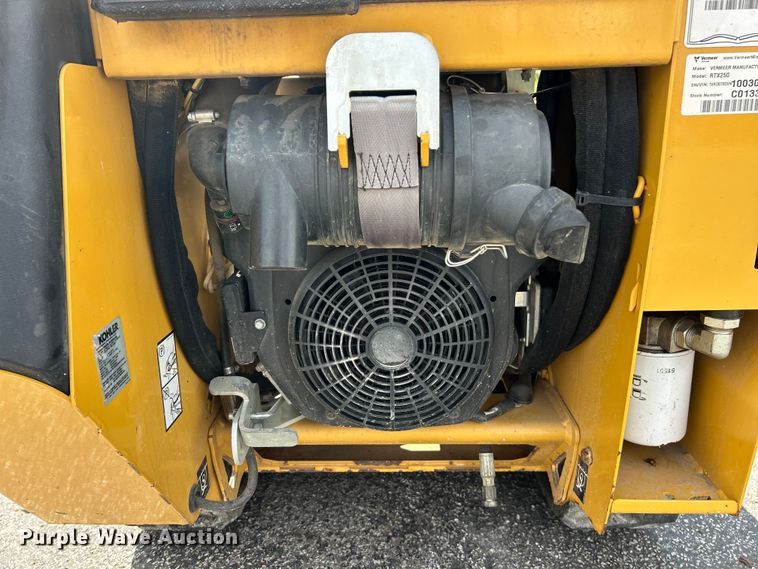 image for item ET3204 2022 Vermeer RTX250 trencher