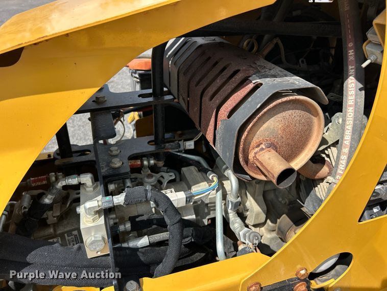 image for item ET3204 2022 Vermeer RTX250 trencher