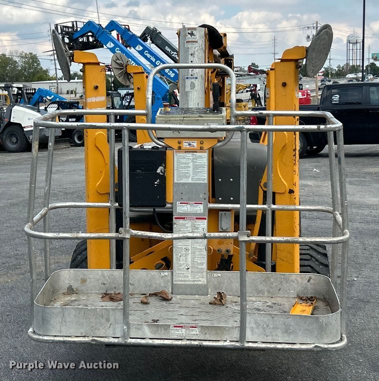 image for item ET3205 2015 Haulotte 45XA  boom lift