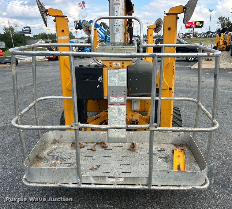 image for item ET3205 2015 Haulotte 45XA  boom lift