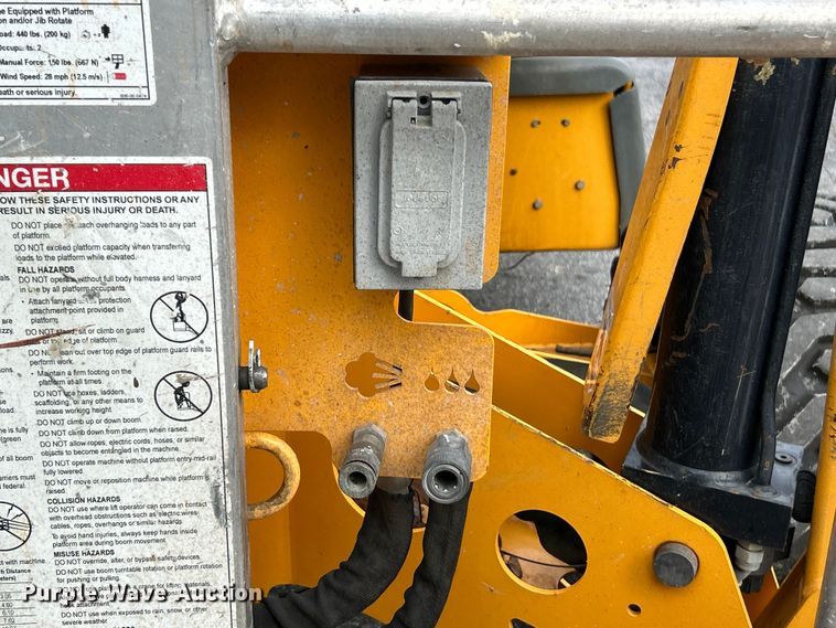 image for item ET3205 2015 Haulotte 45XA  boom lift