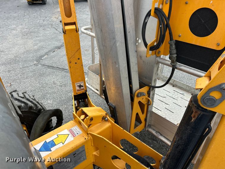 image for item ET3205 2015 Haulotte 45XA  boom lift