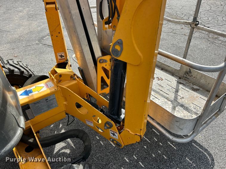 image for item ET3205 2015 Haulotte 45XA  boom lift