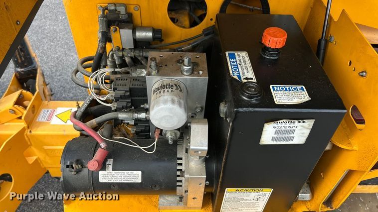 image for item ET3205 2015 Haulotte 45XA  boom lift