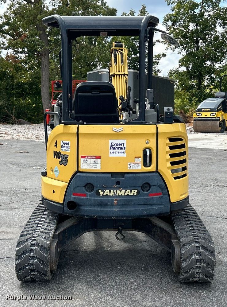 image for item ET3206 Yanmar VIO35-6A  mini excavator
