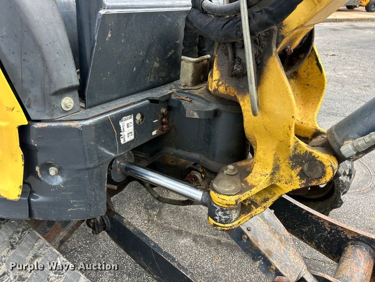 image for item ET3206 Yanmar VIO35-6A  mini excavator