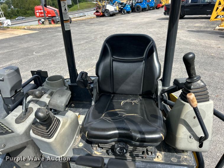 image for item ET3206 Yanmar VIO35-6A  mini excavator