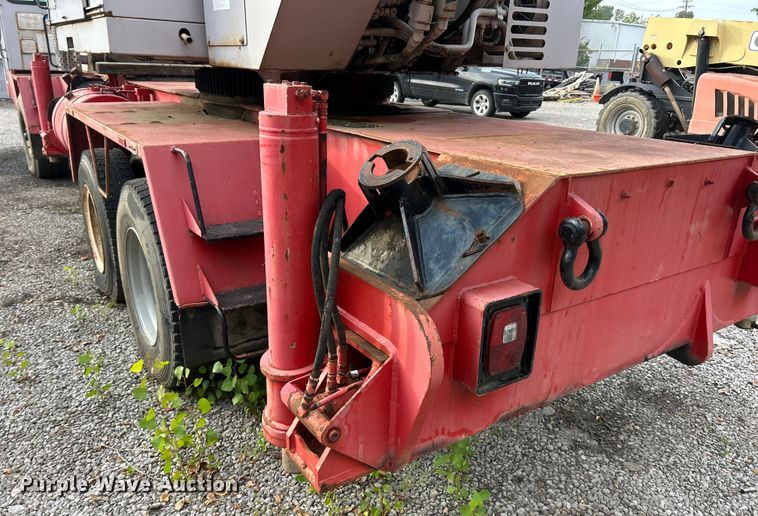 image for item ET3207 1984 Link-Belt HTC-814 crane