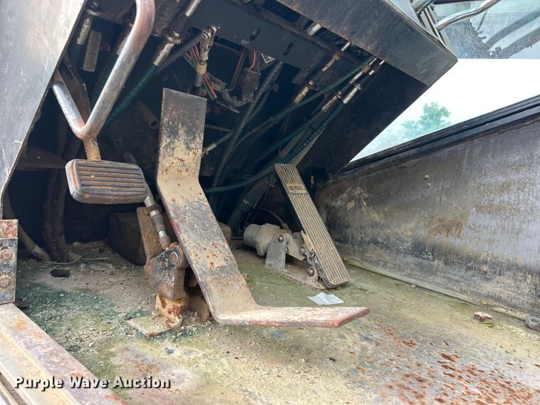 image for item ET3207 1984 Link-Belt HTC-814 crane