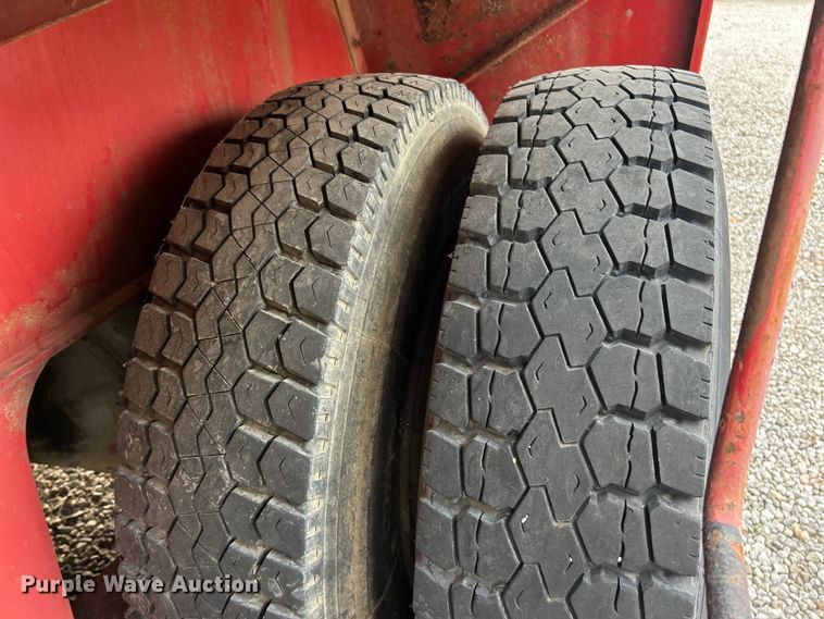 image for item ET3207 1984 Link-Belt HTC-814 crane