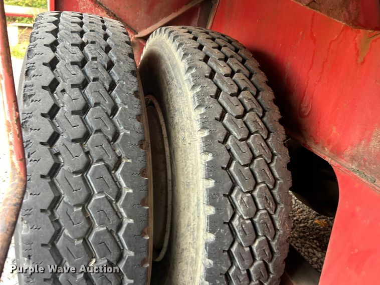 image for item ET3207 1984 Link-Belt HTC-814 crane