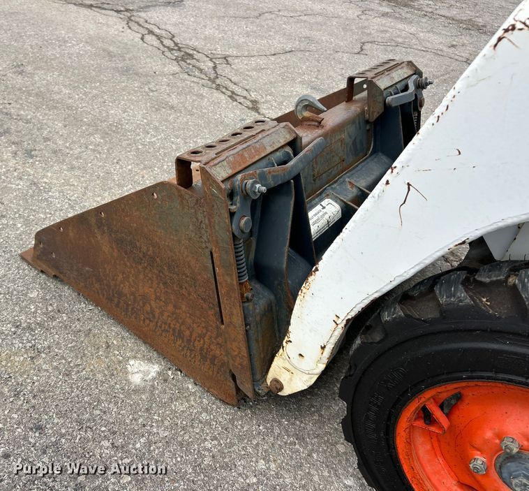 image for item ET3208 2005 Bobcat 463 skid steer loader