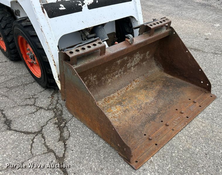 image for item ET3208 2005 Bobcat 463 skid steer loader