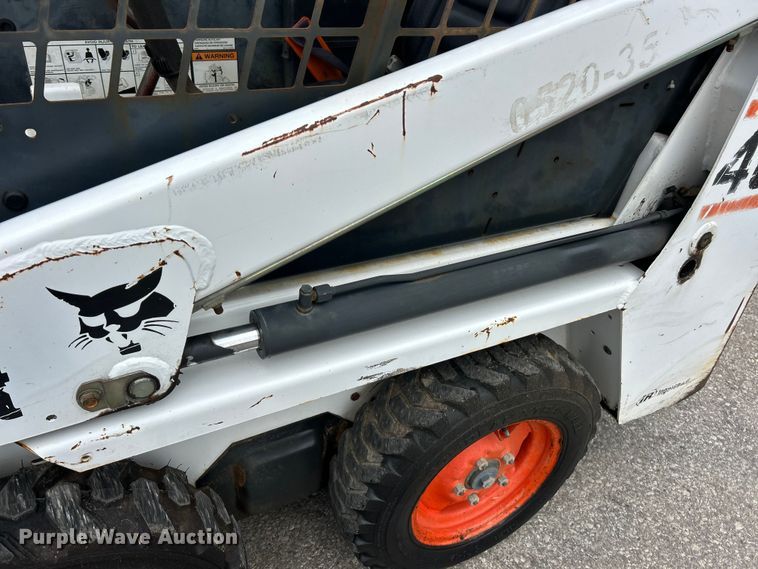 image for item ET3208 2005 Bobcat 463 skid steer loader